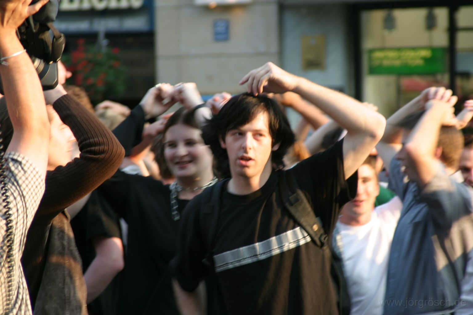 200308 flashmob.jpg - Flash Mob rund um die Mariensäule in München